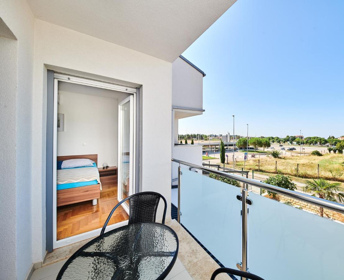 Ferienwohnung Sommer Novigrad  Exterior photo