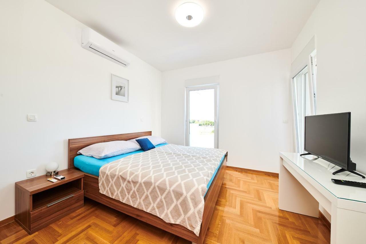 Ferienwohnung Sommer Novigrad  Exterior photo
